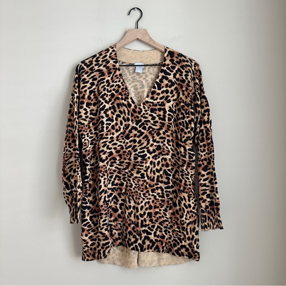 Chico’s Leopard Print Tunic Sweater Women’s Size 2 L V-Neck Long Sleeve - Picture 2 of 8